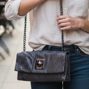 Kenneth Cole Reaction brown shoulder bag